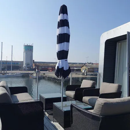 بوتيل Houseboat On Bornholm